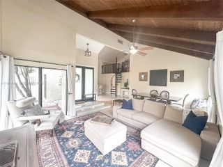 9635 SW 74th St, Miami, FL 33173