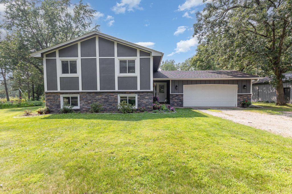 20912 Nightingale Street NW, Oak Grove, MN 55011