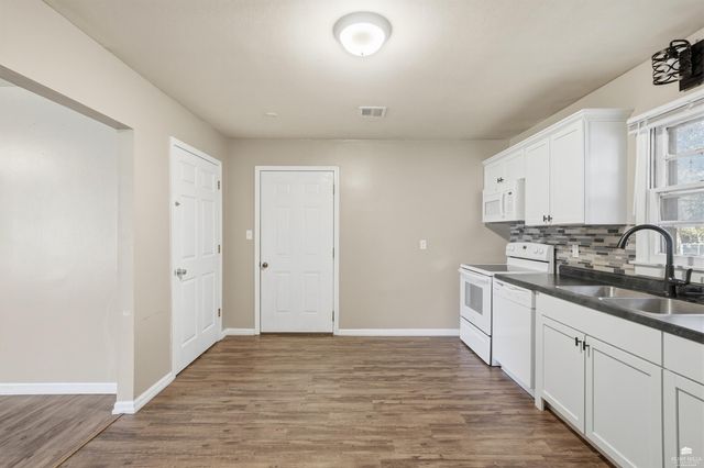 3527 Dempsey Road, Manhattan, KS 66502