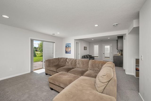 5787 130th Lane N, Hugo, MN 55038