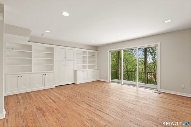 1 Old Church Road 6, Greenwich, CT 06830