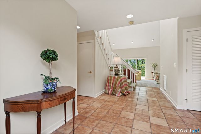 1 Old Church Road 6, Greenwich, CT 06830