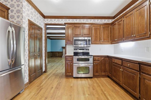 1008 S 17th Terrace, Leavenworth, KS 66048