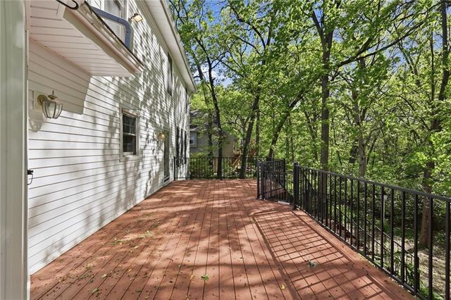 1008 S 17th Terrace, Leavenworth, KS 66048