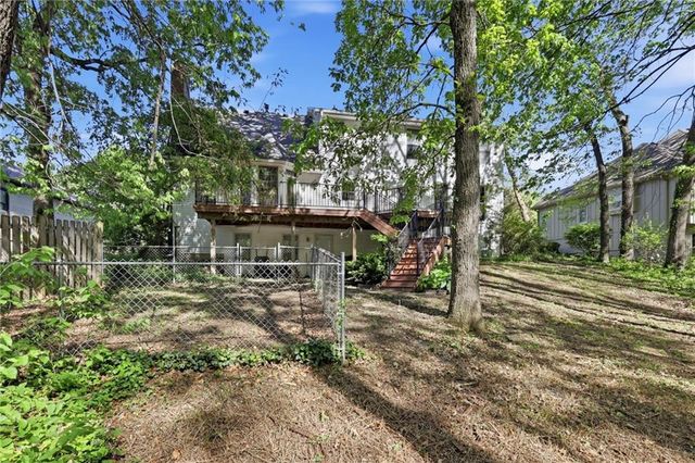 1008 S 17th Terrace, Leavenworth, KS 66048