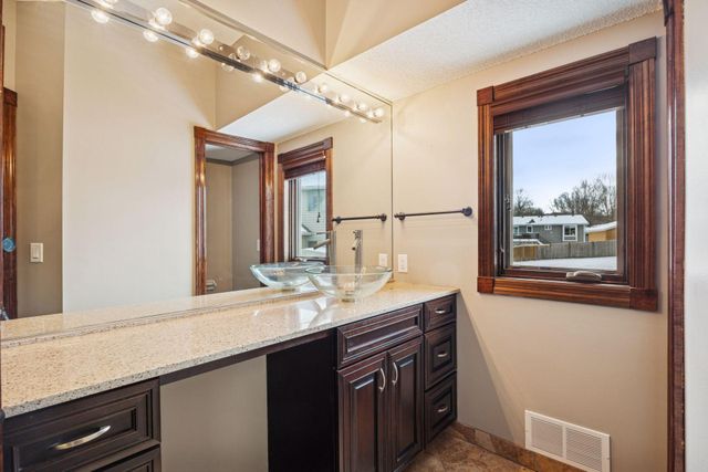7932 Orchid Lane N, Maple Grove, MN 55311