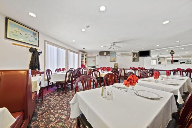 300 Main Street, Buzzards Bay, MA 02532