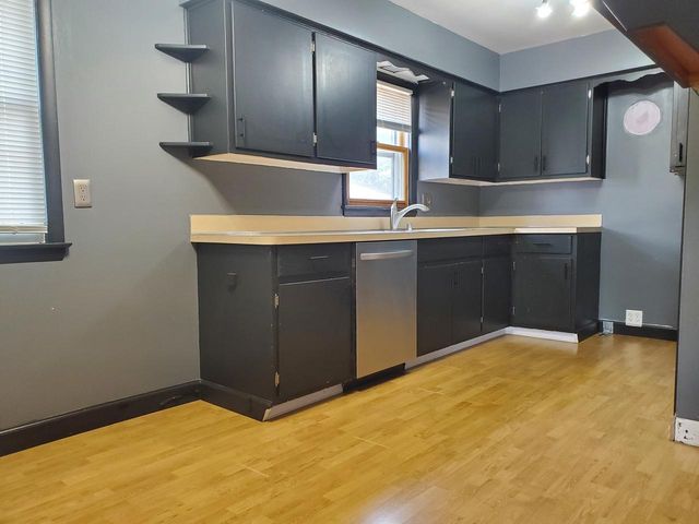 121 N SEYMOUR STREET, Fond Du Lac, WI 54935