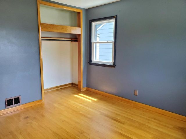 121 N SEYMOUR STREET, Fond Du Lac, WI 54935