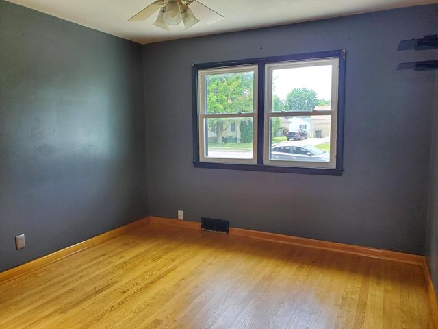 121 N SEYMOUR STREET, Fond Du Lac, WI 54935