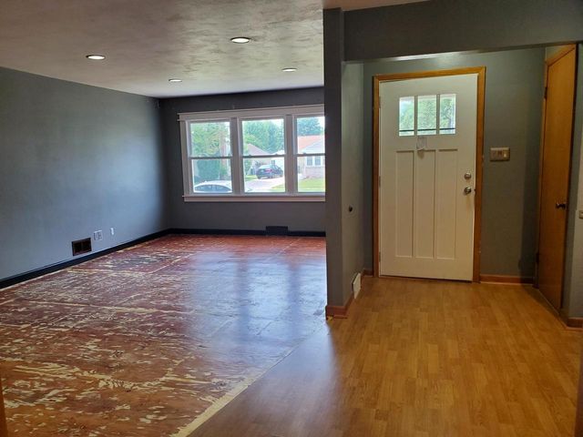 121 N SEYMOUR STREET, Fond Du Lac, WI 54935