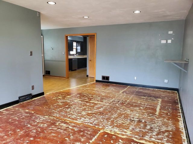 121 N SEYMOUR STREET, Fond Du Lac, WI 54935