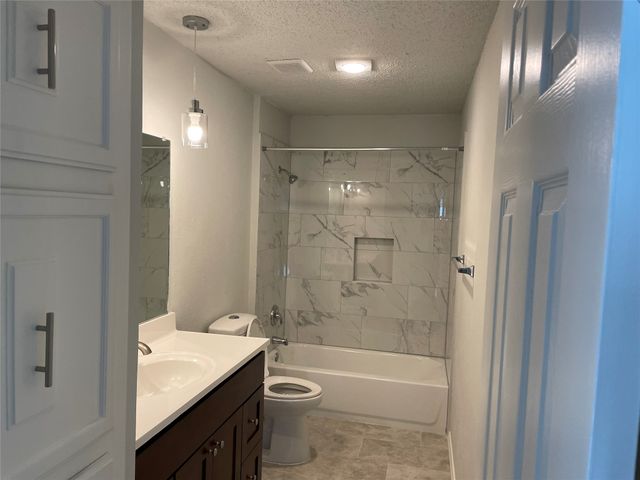 2921 Village Crest Circle, Garland, TX 75044