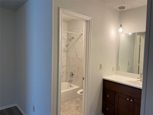 2921 Village Crest Circle, Garland, TX 75044