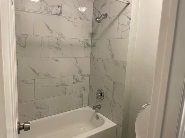 2921 Village Crest Circle, Garland, TX 75044