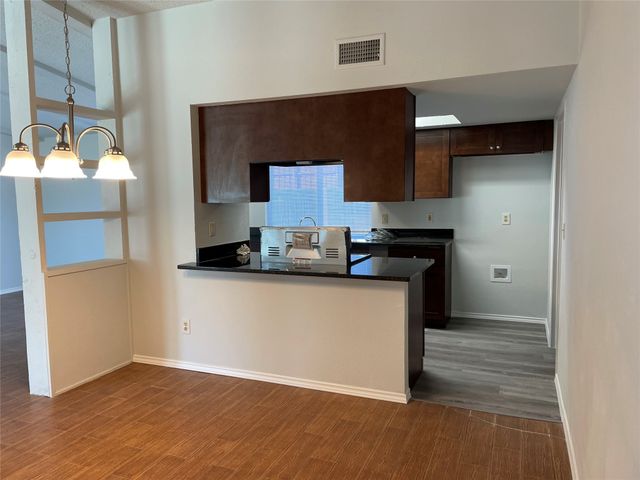 2921 Village Crest Circle, Garland, TX 75044