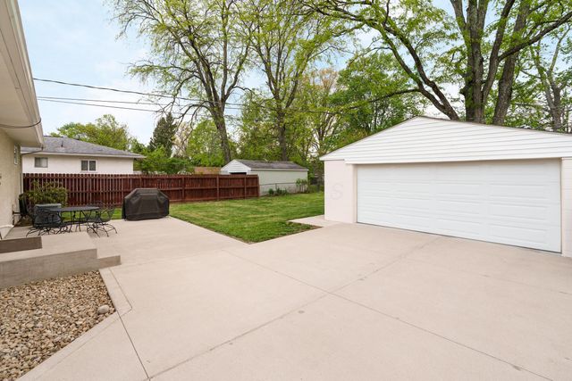 318 E Stanton Avenue, Columbus, OH 43214