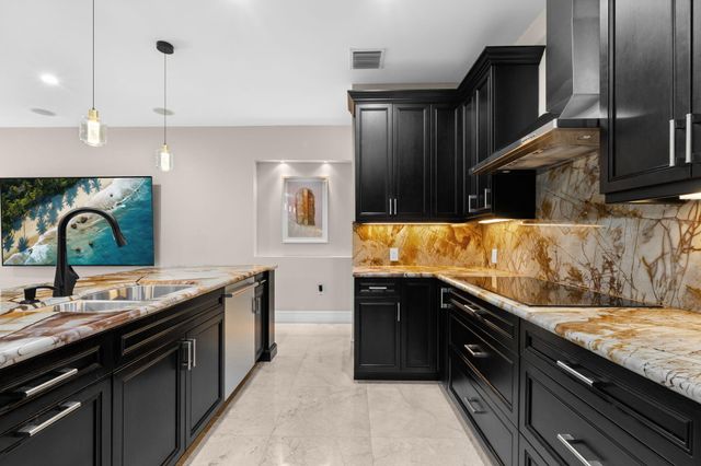 901 SE 6TH Street, Fort Lauderdale, FL 33301