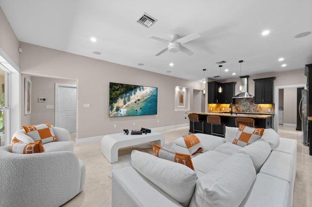 901 SE 6TH Street, Fort Lauderdale, FL 33301