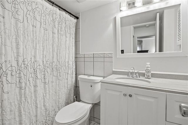 821 Pine Tree CT, Newport News, VA 23608