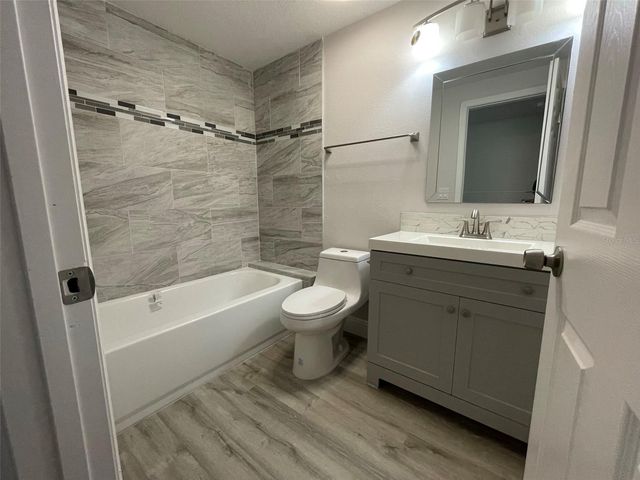 139 HUNTER LAKE DRIVE B, Oldsmar, FL 34677