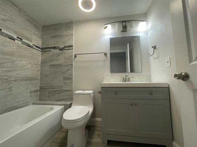 139 HUNTER LAKE DRIVE B, Oldsmar, FL 34677