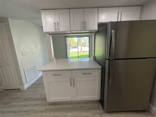 139 HUNTER LAKE DRIVE B, Oldsmar, FL 34677