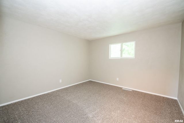 16 CRACKLEWOOD Court, East Peoria, IL 61611