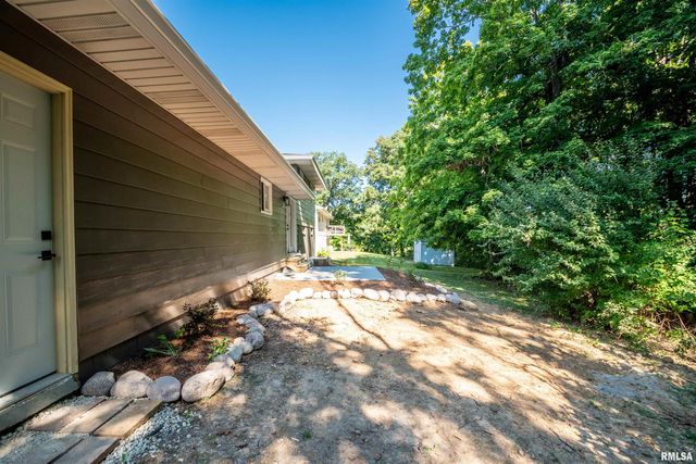 16 CRACKLEWOOD Court, East Peoria, IL 61611