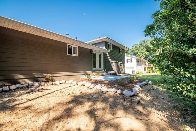16 CRACKLEWOOD Court, East Peoria, IL 61611