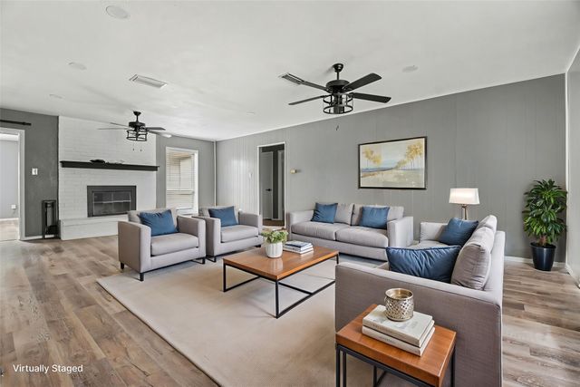 1629 Brent Court, Grand Prairie, TX 75051