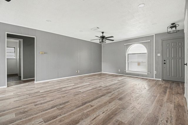 1629 Brent Court, Grand Prairie, TX 75051