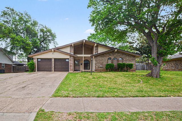 1629 Brent Court, Grand Prairie, TX 75051