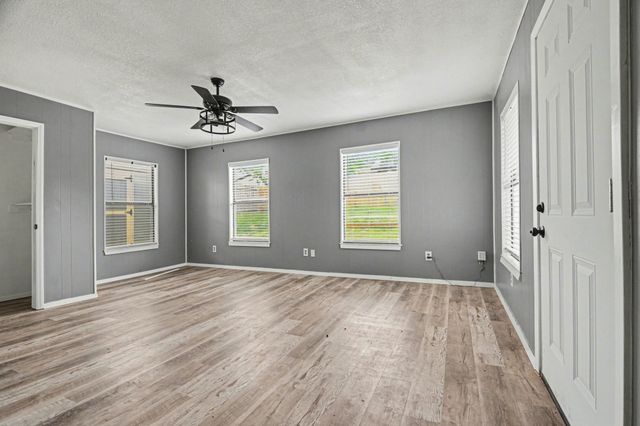 1629 Brent Court, Grand Prairie, TX 75051