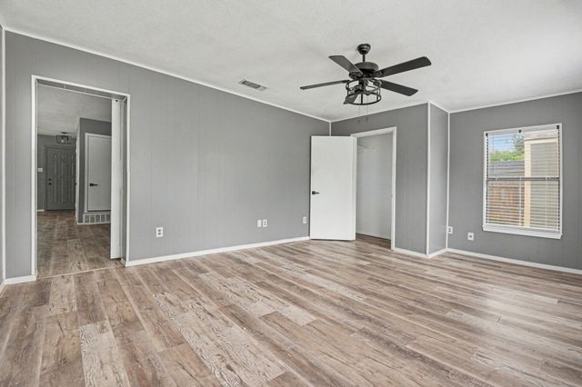 1629 Brent Court, Grand Prairie, TX 75051