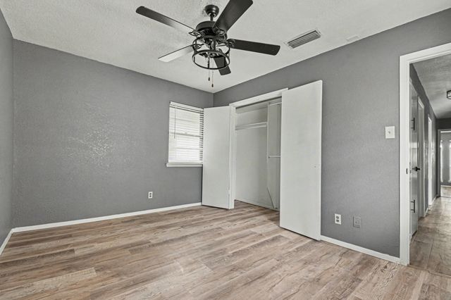 1629 Brent Court, Grand Prairie, TX 75051