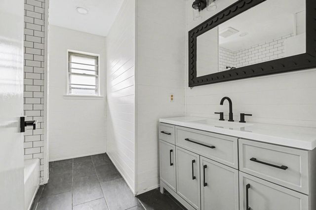 1629 Brent Court, Grand Prairie, TX 75051