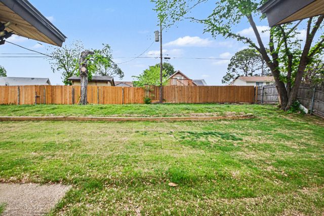 1629 Brent Court, Grand Prairie, TX 75051