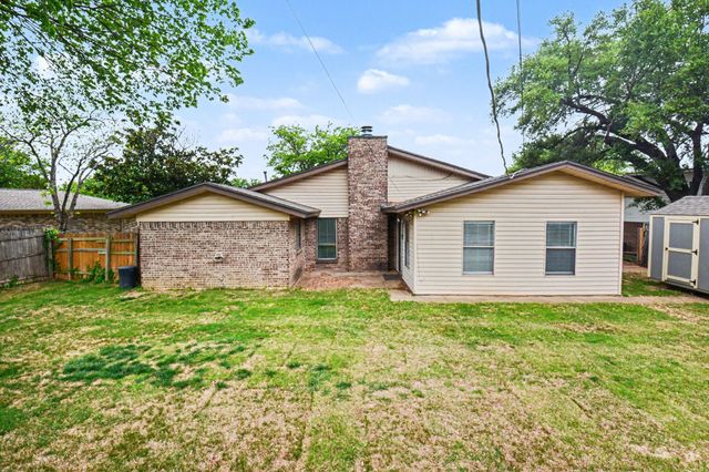 1629 Brent Court, Grand Prairie, TX 75051
