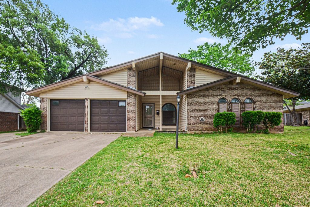 1629 Brent Court, Grand Prairie, TX 75051