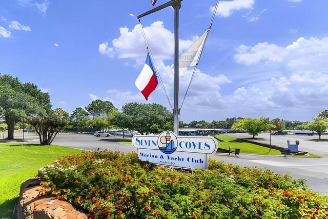 6878 Kingston Cove Lane, Willis, TX 77318