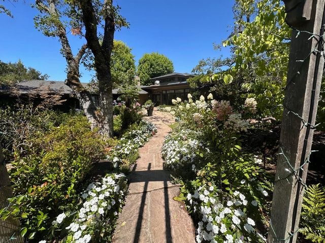 578 CRESTA VISTA Lane, Portola Valley, CA 94028