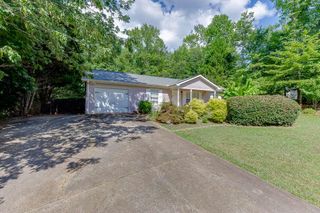 6784 Creeks Edge Court, Flowery Branch, GA 30542