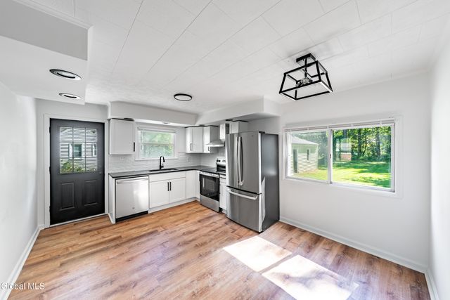 912 Birchwood Lane, Niskayuna, NY 12309