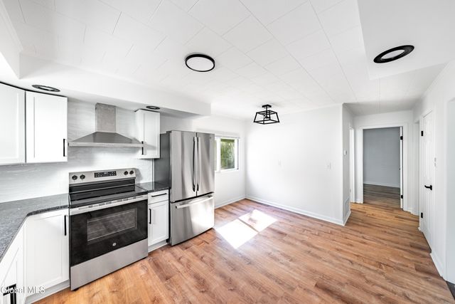 912 Birchwood Lane, Niskayuna, NY 12309