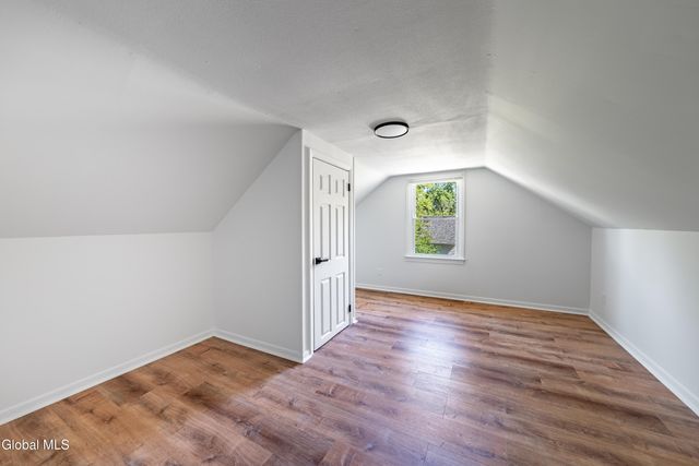 912 Birchwood Lane, Niskayuna, NY 12309