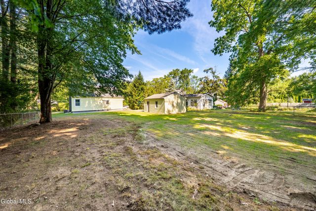 912 Birchwood Lane, Niskayuna, NY 12309