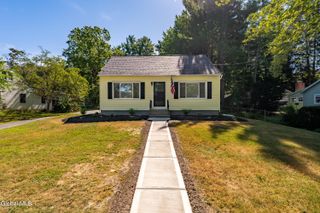 912 Birchwood Lane, Niskayuna, NY 12309