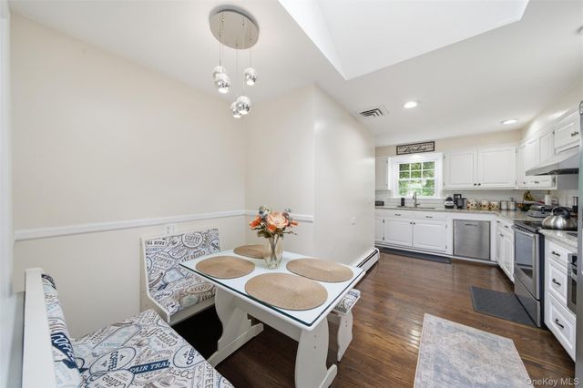 10 Tanyard Lane, Huntington, NY 11743