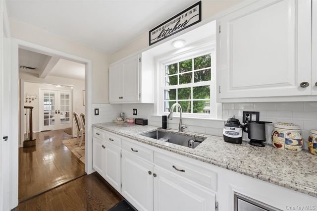 10 Tanyard Lane, Huntington, NY 11743